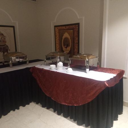 Indralok Palace Hotel & Resort Morena Экстерьер фото